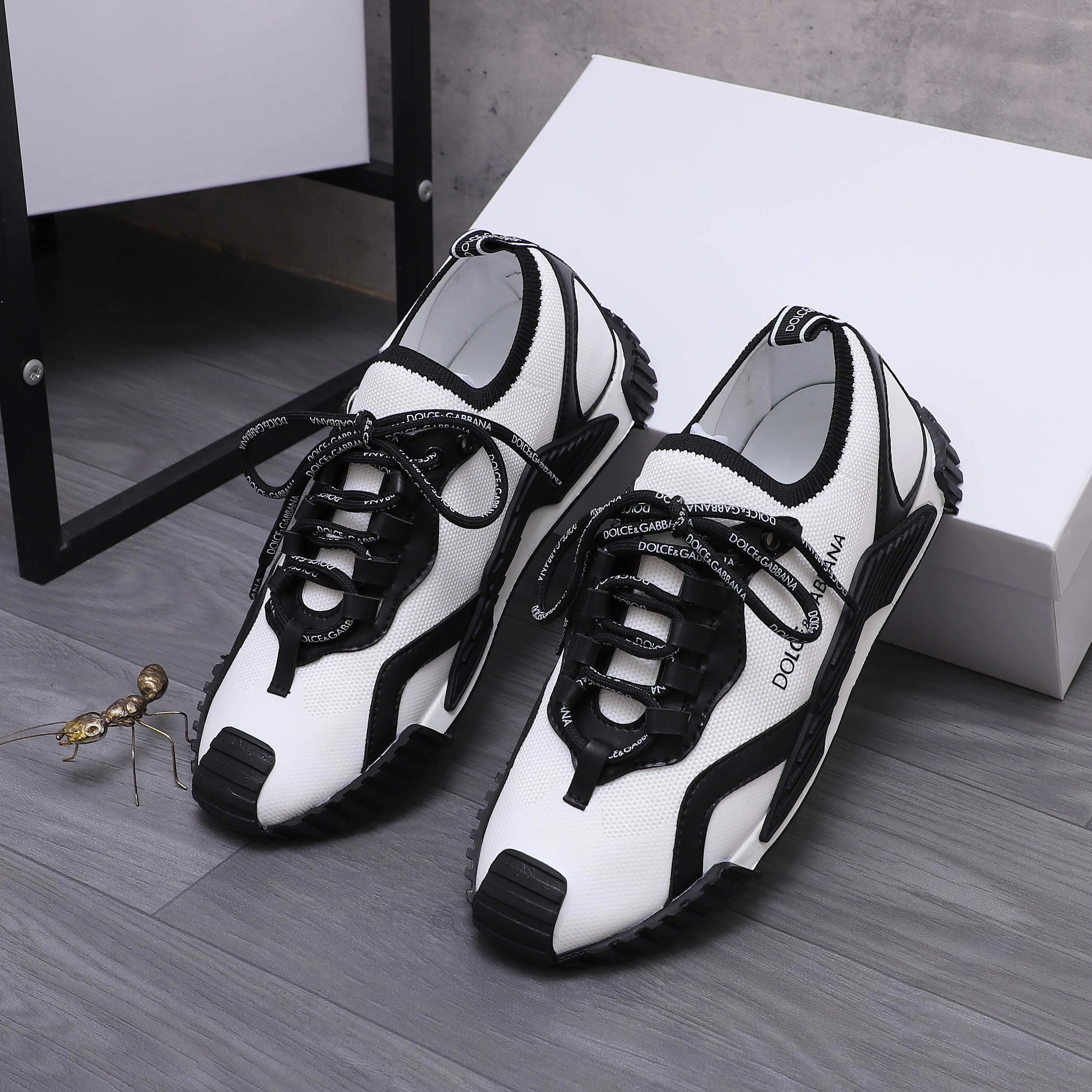 Men's shoes💰442 Product trademark: DG (Dolce & Gabbana) couple's casual shoes Regular size: 35-46 Product materials: Selected cowhide stitching fly woven upper, cowhide insole, original outsole